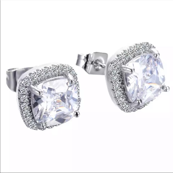 New Luxury beautiful Square Diamond Earrings - Picture 2 of 3